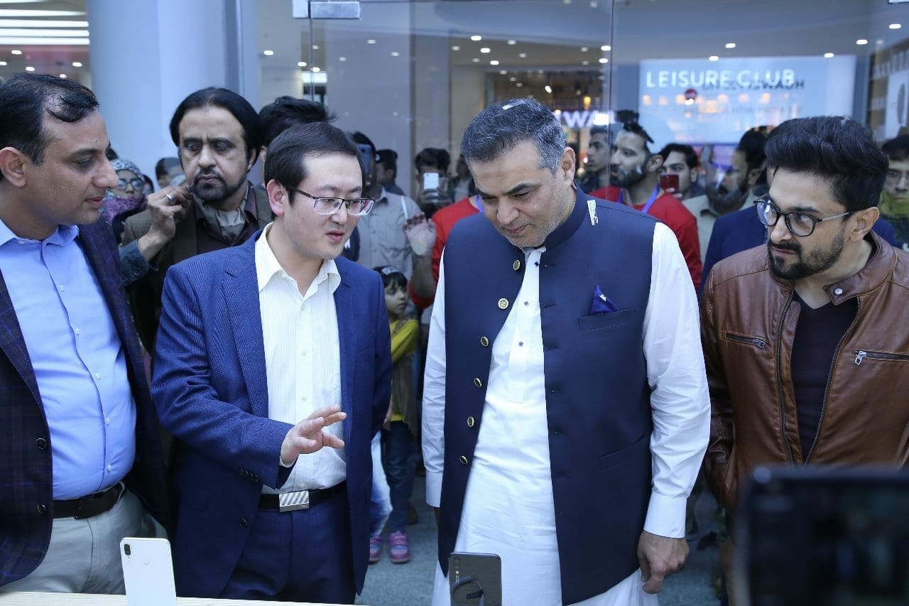 Flagship Experience Store in Lucky One Mall